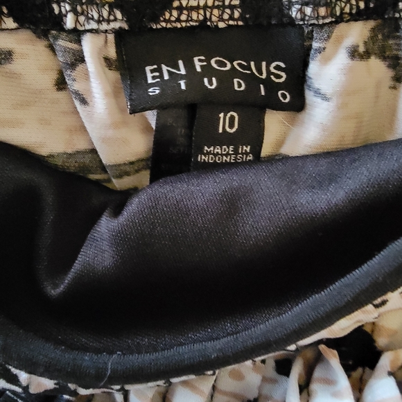 Long Aztec Print Dress - Picture 4 of 4